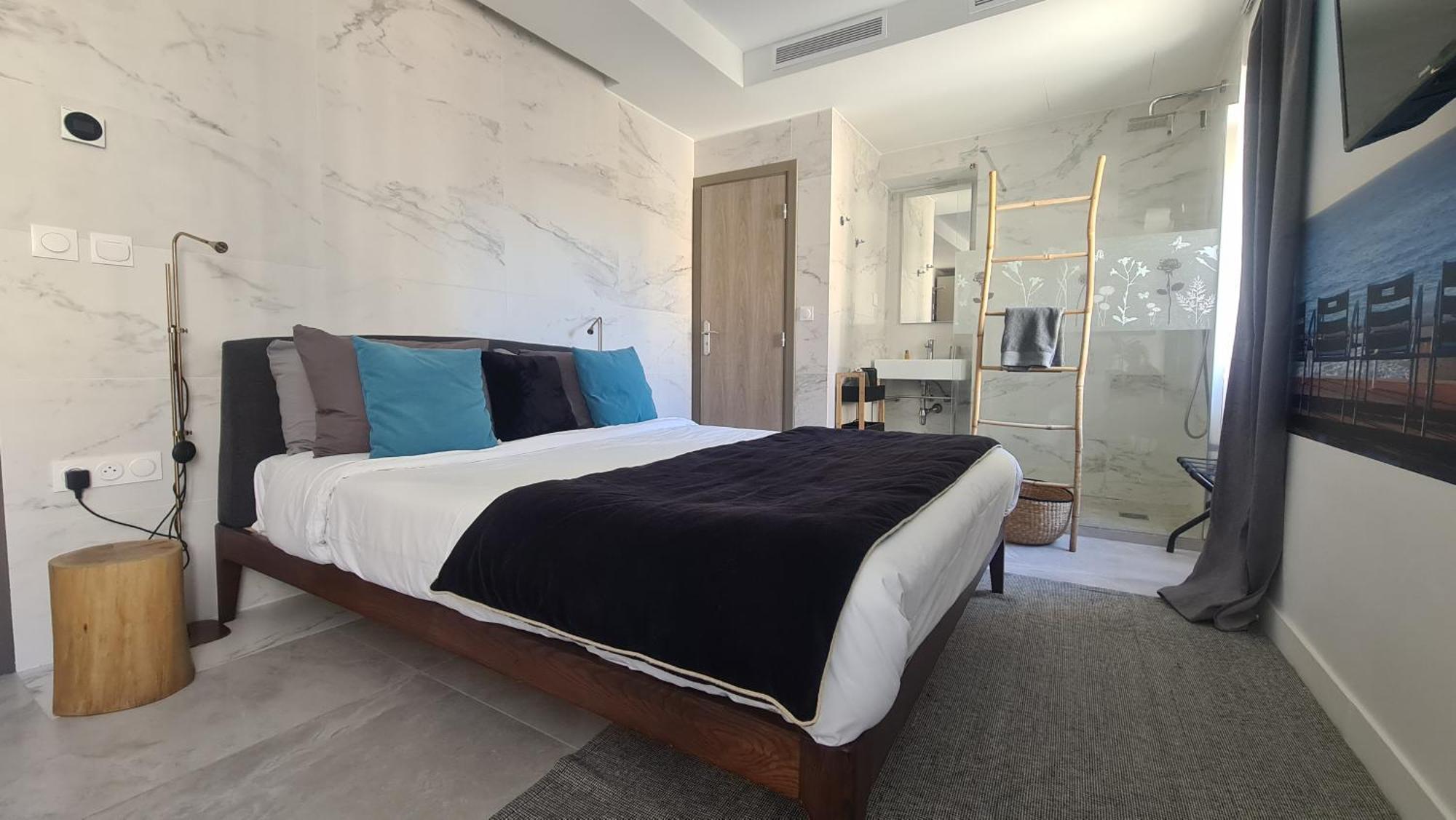 Le Petit Trianon Et Le Charme Des Suites Nice Luaran gambar